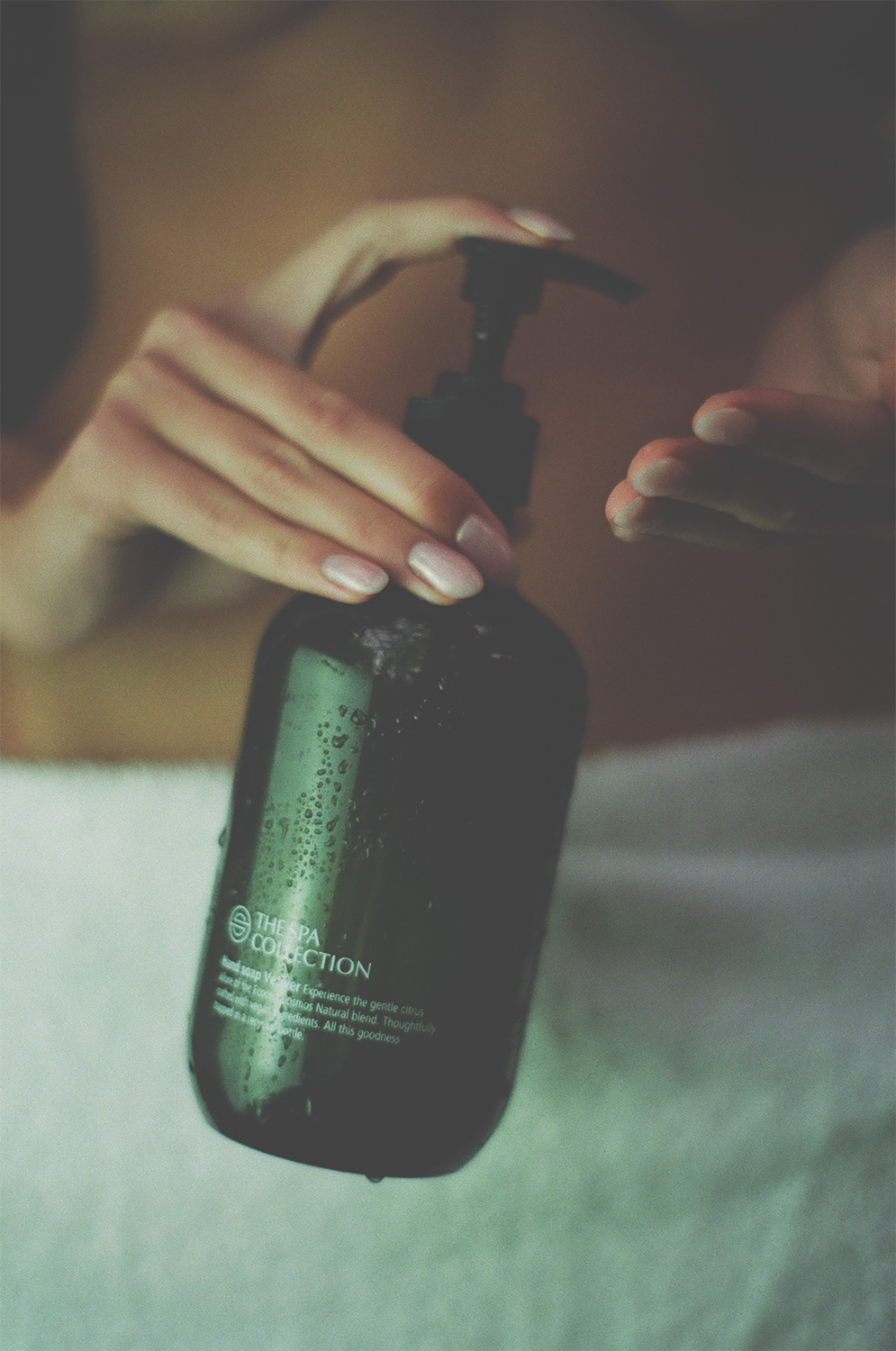 Body wash in 475ml recycled bottle | The Spa Collection Vetiver | Ecocert Cosmos Natural | Green Key approved